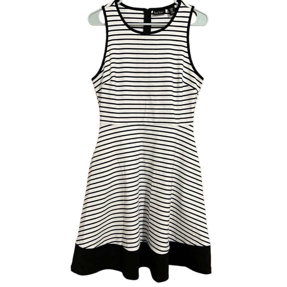 Nicole Miller fit and flare dress. NWOT. White & Black. Sz Sm.